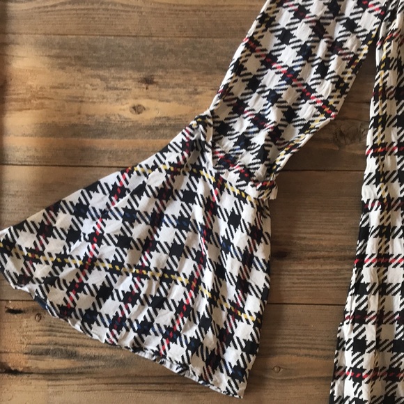 Equipment Femme 100% Silk Shirt Dress, Houndstooth, flare sleeves. - Picture 1 of 5